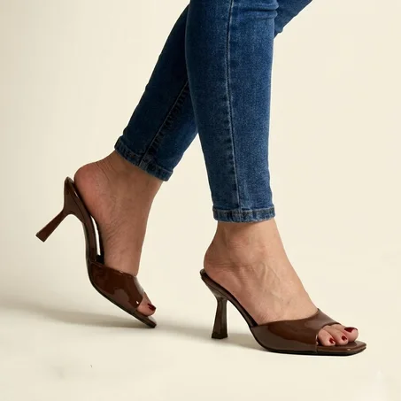 Sandales à talon style mules marron chocolat