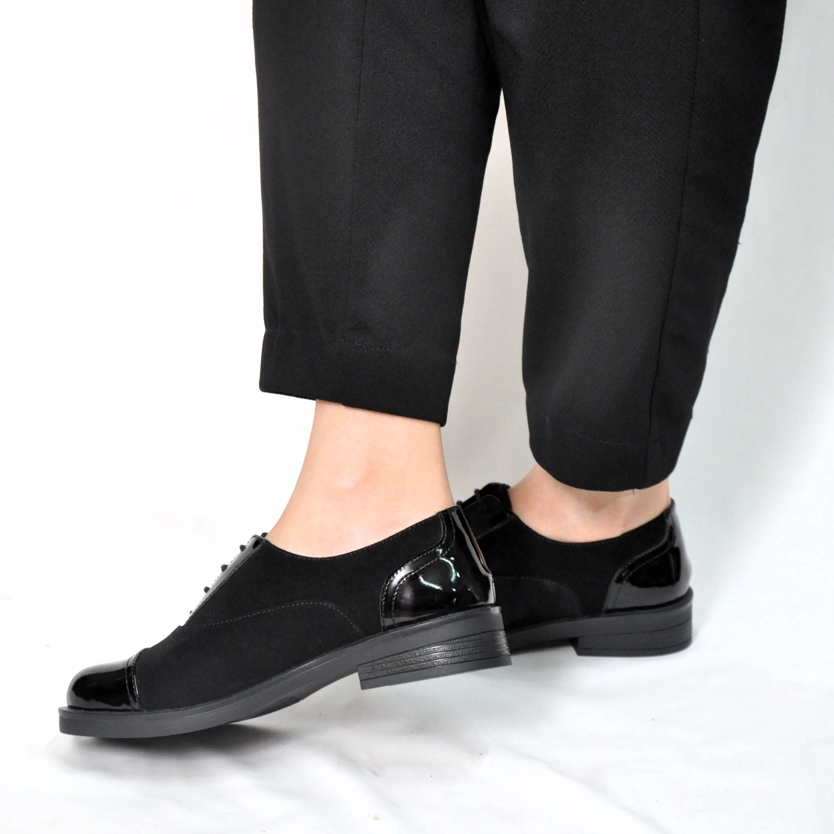 chaussures plates pour femme en DAIM