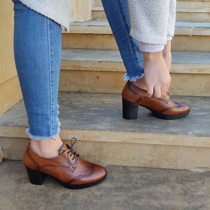 chaussures femmes talons  100 %  cuir  Marron