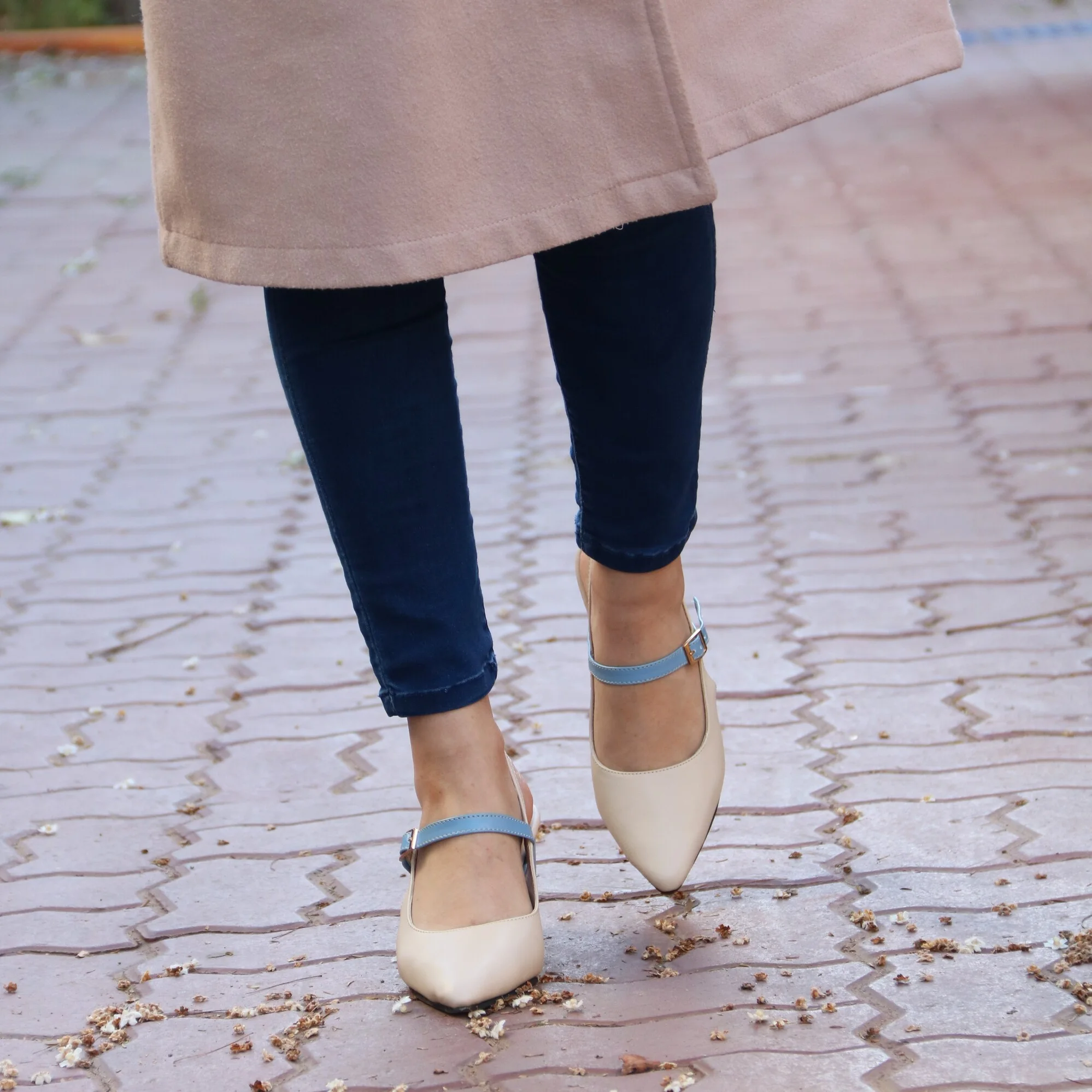 KOUKS Escarpin - Sandale Demi-Talon BC/ bleu ciel