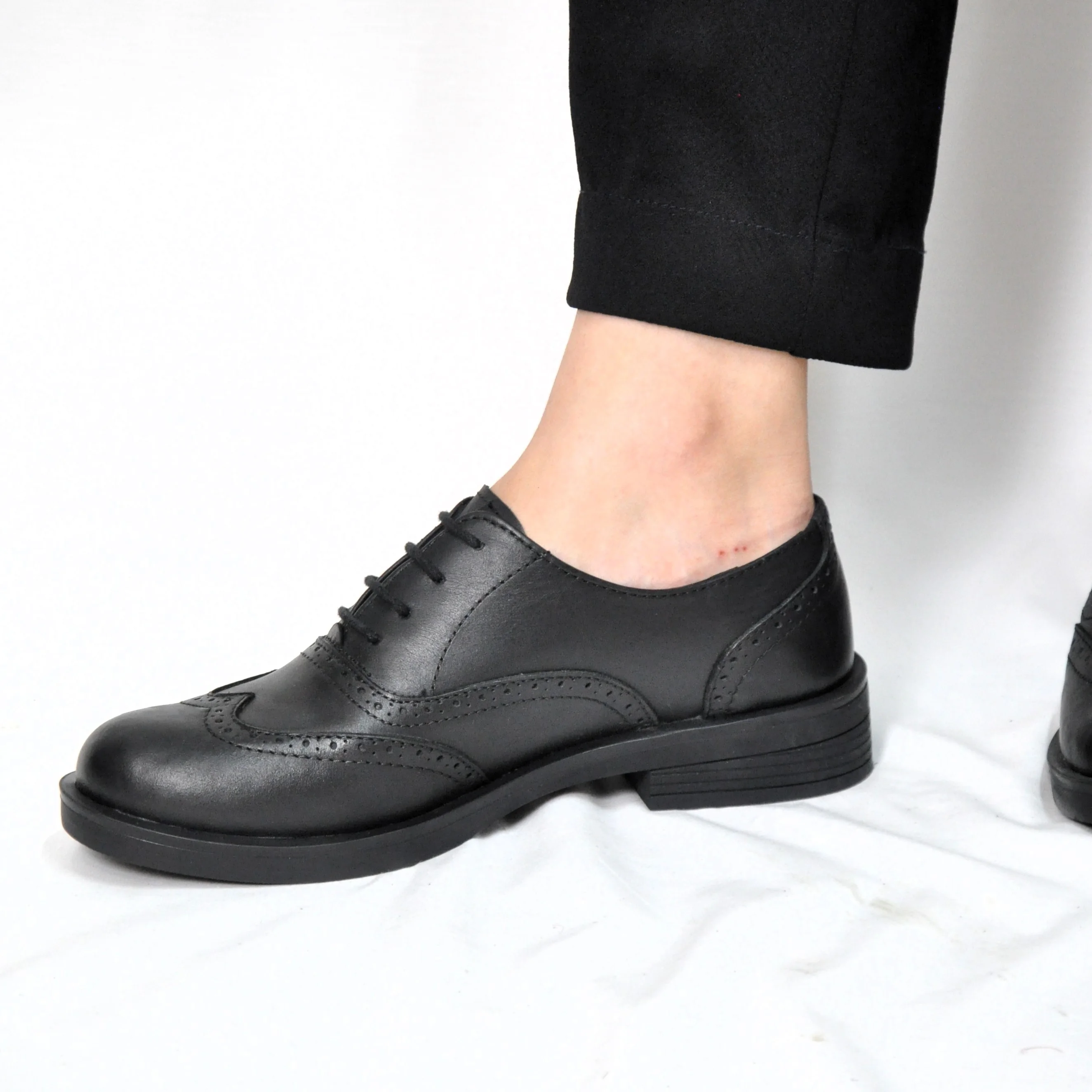 chaussures plates pour femme  CUIR NOIR