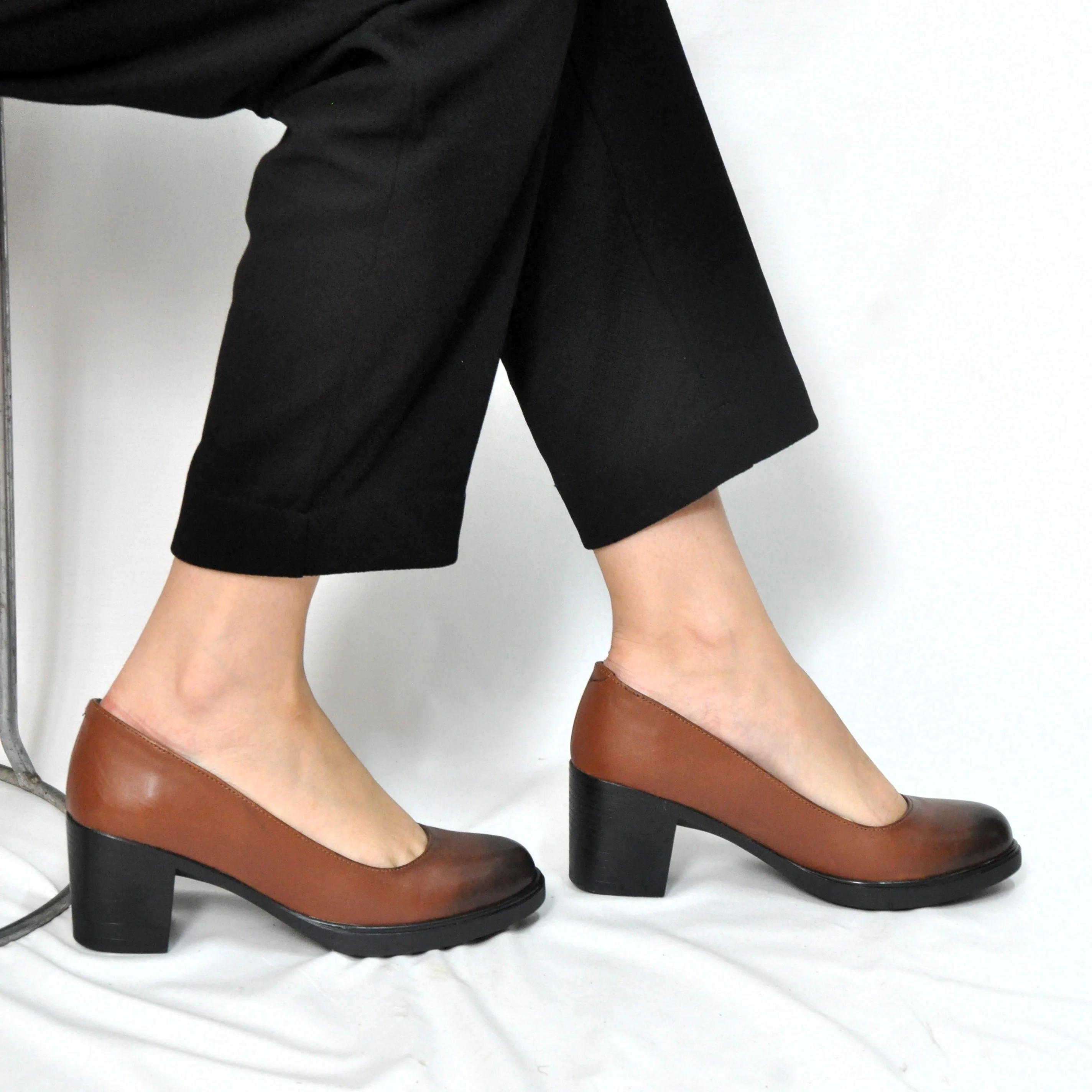 Escarpins  a talon pour femme 100% cuir
