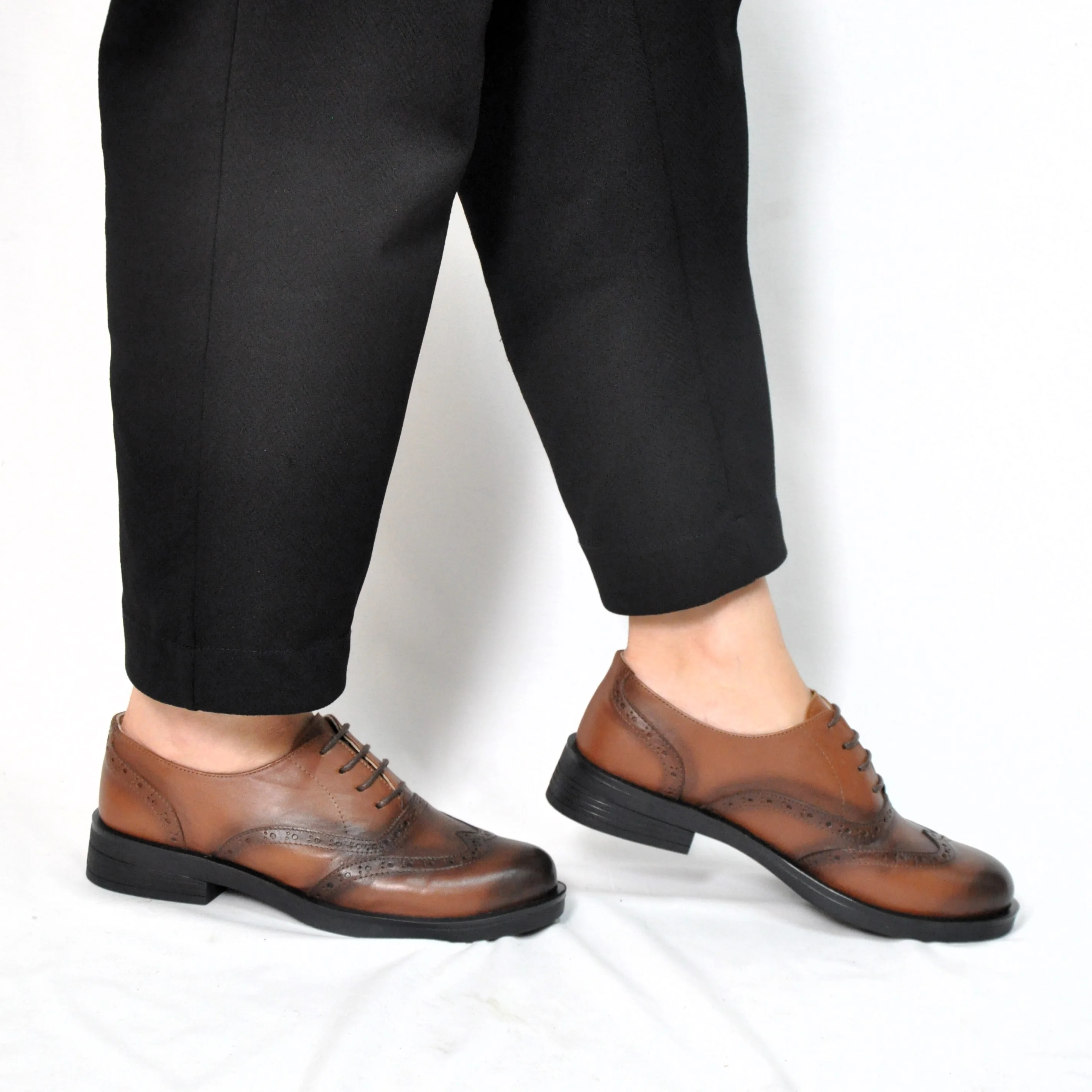 chaussures  plates pour femme CUIR  MARRON