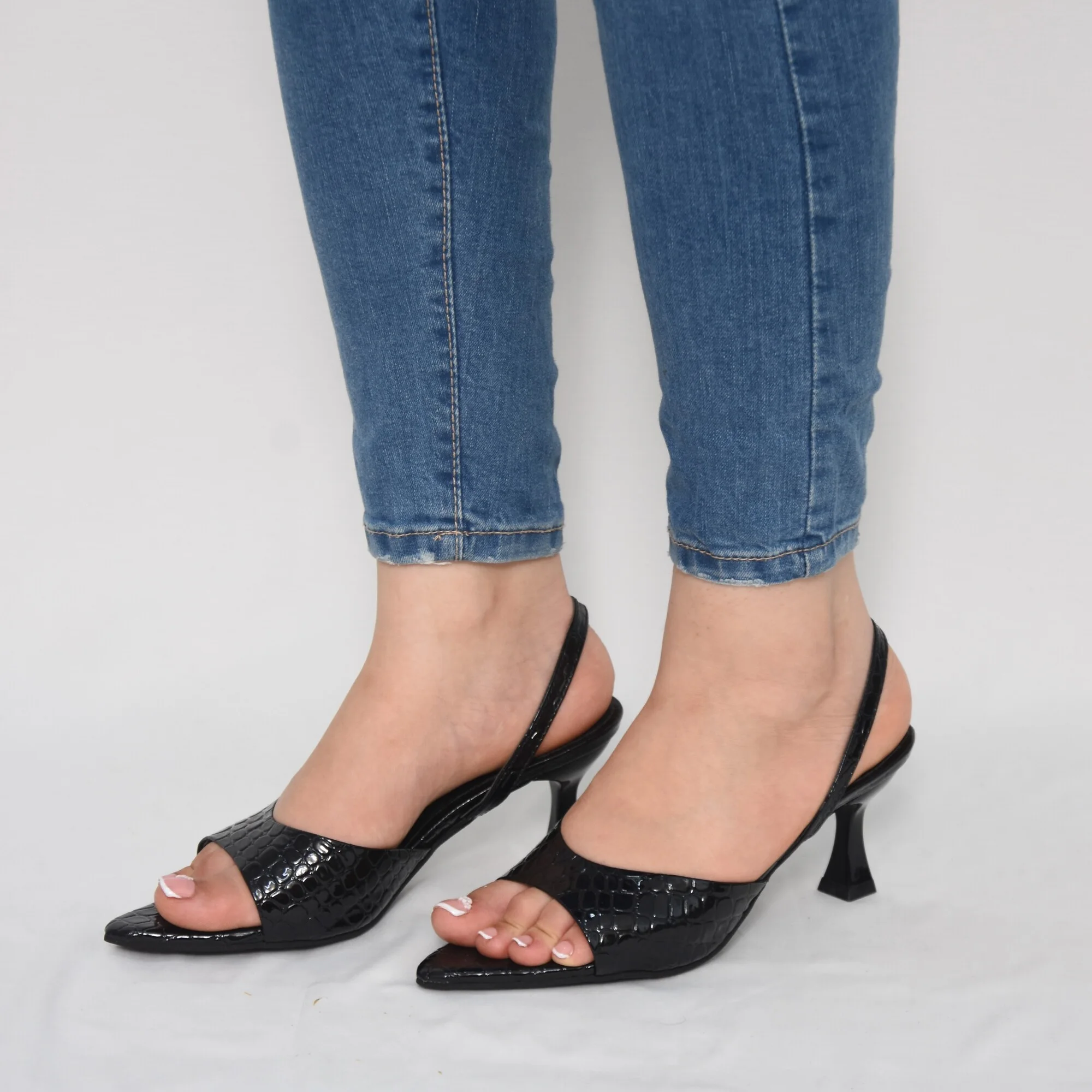 Sandales Femme Élégance Effet Croco à Petit Talon - Noir
