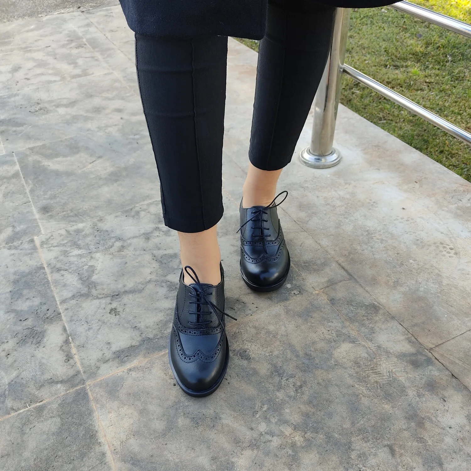 chaussures plates pour femme  CUIR NOIR