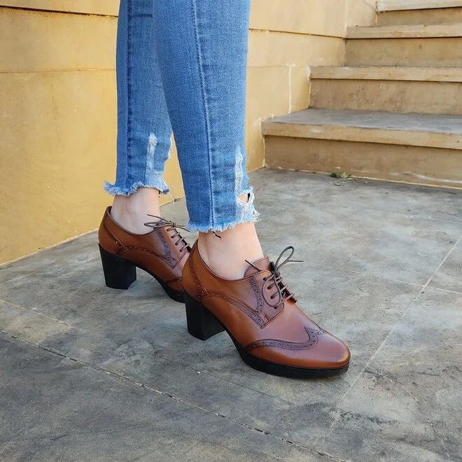 chaussures femmes talons  100 %  cuir  Marron