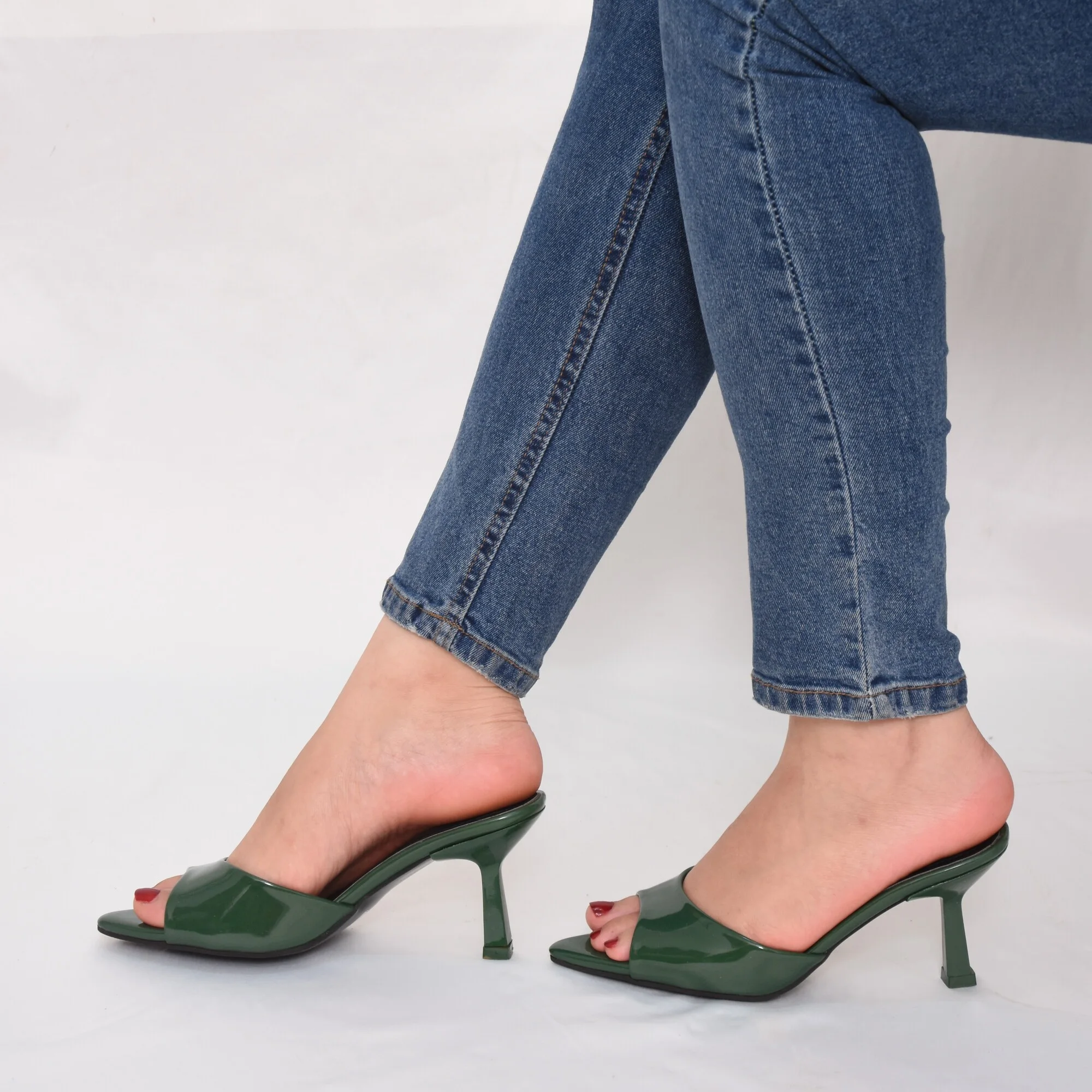 Sandales à talon style mules vert