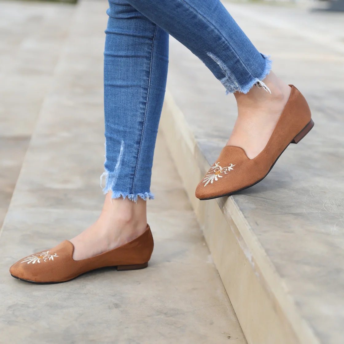 ballerine femme Daim marron décoration broderie