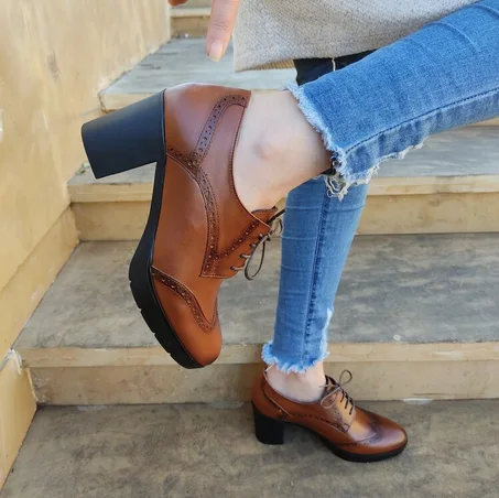 chaussures femmes talons  100 %  cuir  Marron