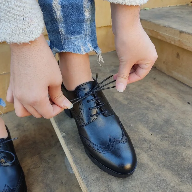 chaussures femmes talons  100 %  cuir  NOIR