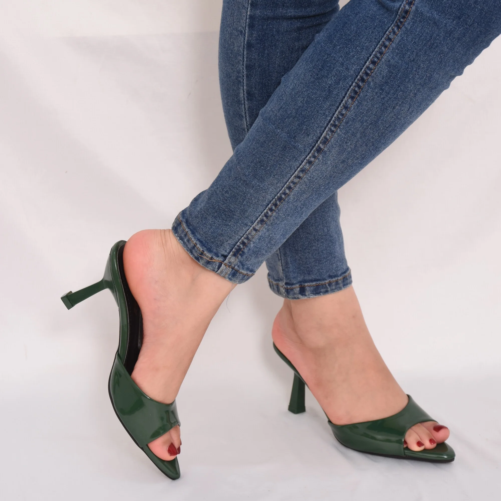 Sandales à talon style mules vert