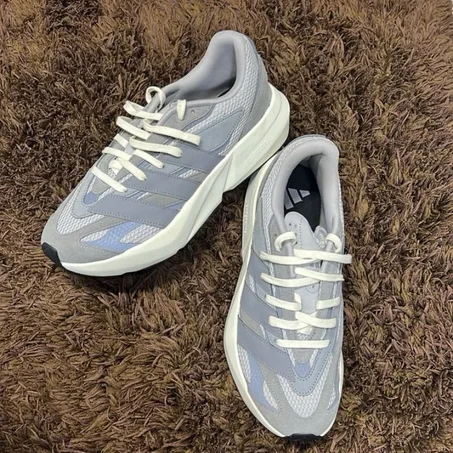 Neuve | Adidas Lightblaze | 42