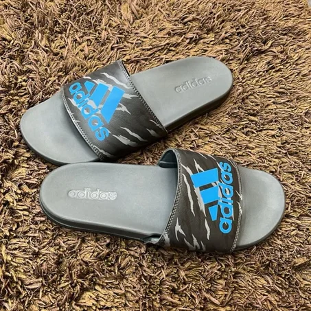 Neuve | Adidas Adilette Comfort | 46