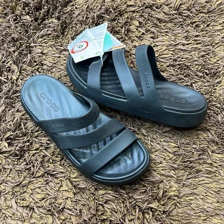 Neuve | Crocs Getaway Strappy | 36