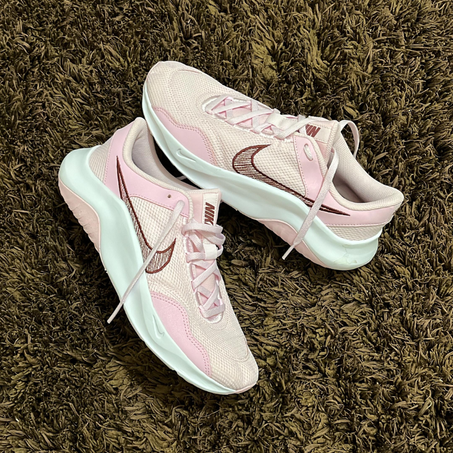 Neuve | Nike Legend Essential 3 | 42