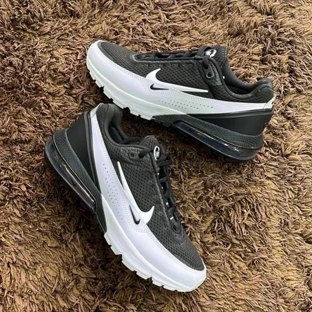 Neuve | Nike Air Max Pulse | 39