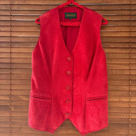 Veste sans manches en daim rouge Danier