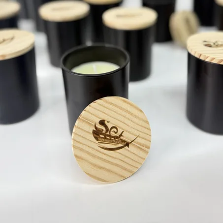 Bougie Noir Personnalisé au couvercle en bois