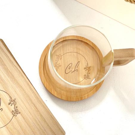 Tasse en Verre avec Sous Tasse en Bambou Gravé