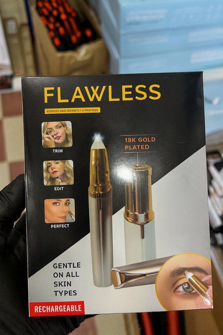 جماليّة الحواجب في ثواني مع FLAWLESS الأصلية  'الأصلية'