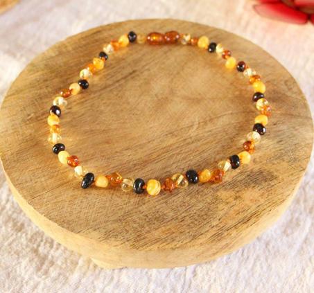 ‏Collier d'ambre pour bébé
