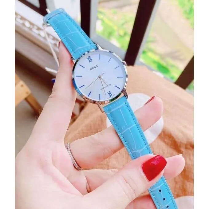 Casio Pour femmes – Bracelet en cuir turquoise – Étanche – LTP-VT01L-7B3U