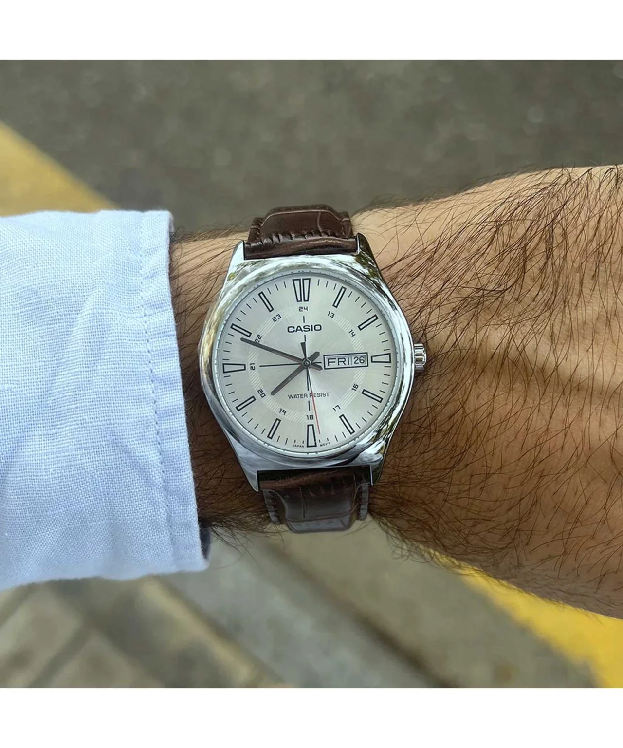 Casio – Marron – Boitier argente – Avec dateur – Dimension B. 38mm – MTP-V006L-7C