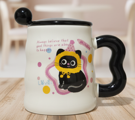 ☕ كوب سيراميك بتصميم قطة مع غطاء وملعقة – 400 مل