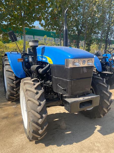 New Holland 804 Tractor