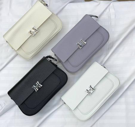 حقيبة يد من اسبانيا ✨ HB7