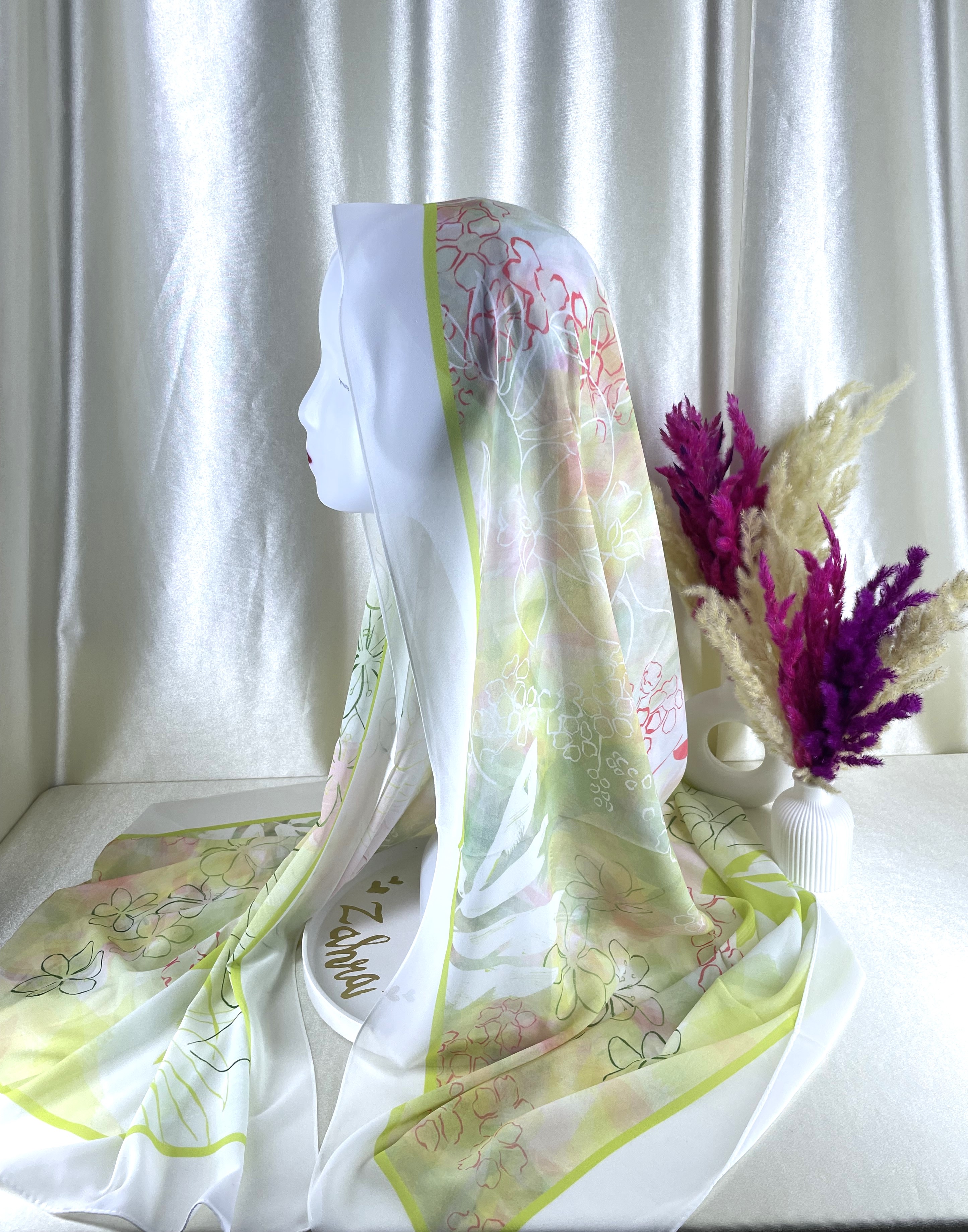 Châle crêpe chiffon vert pistache à motifs floraux