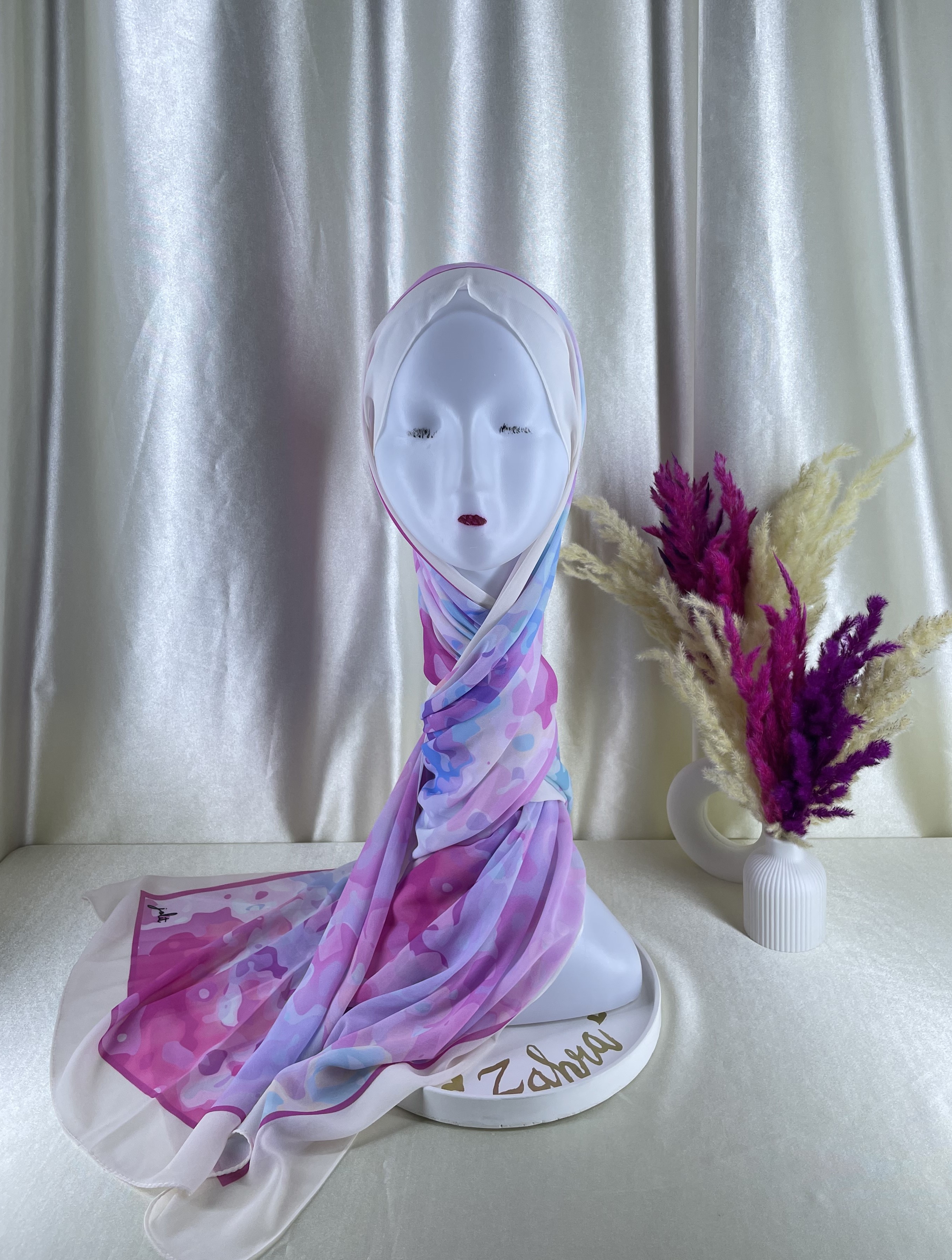 Châle crêpe chiffon lilas et rose à motifs doux