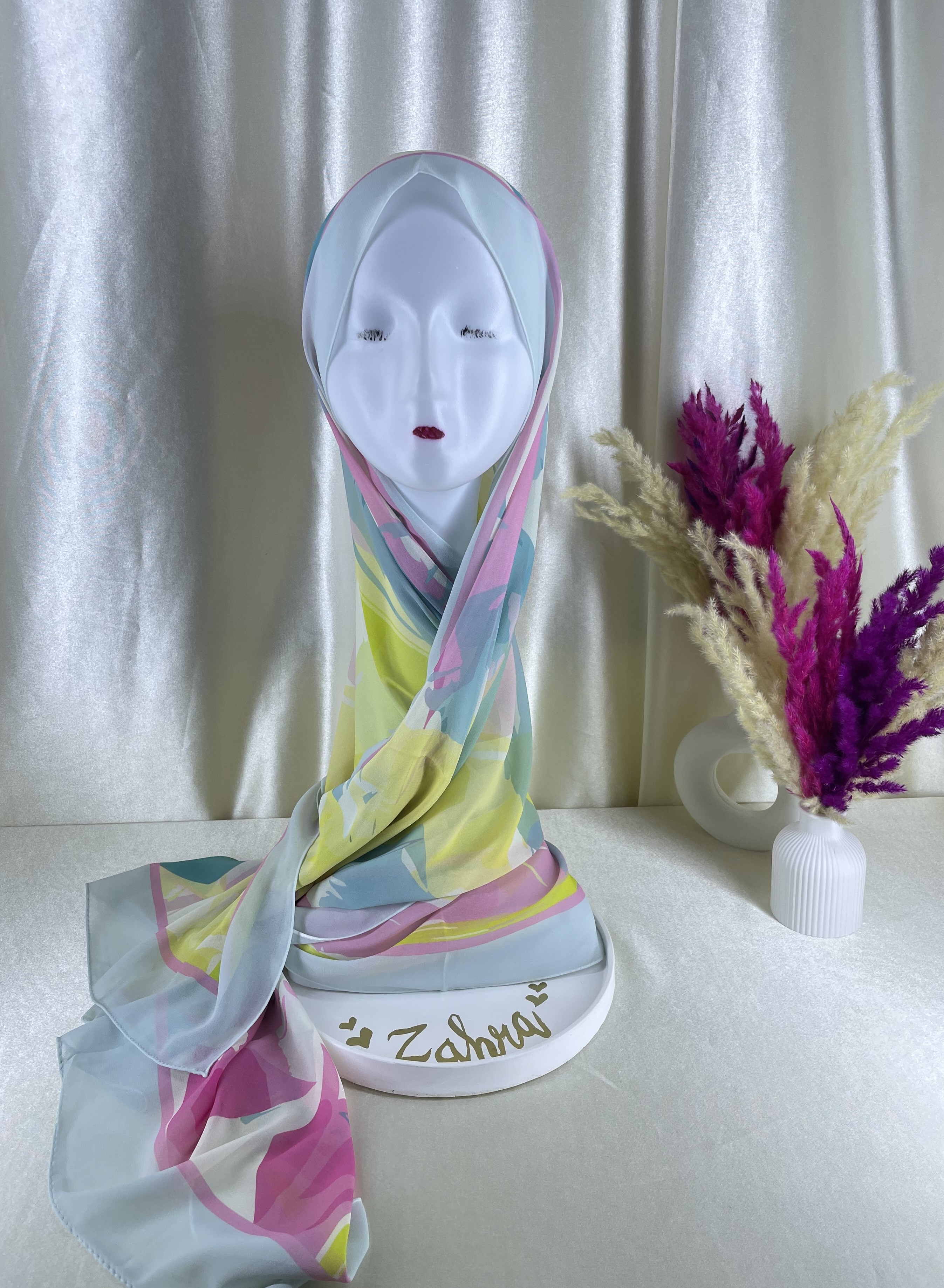 Châle crêpe chiffon pastel à motifs abstraits