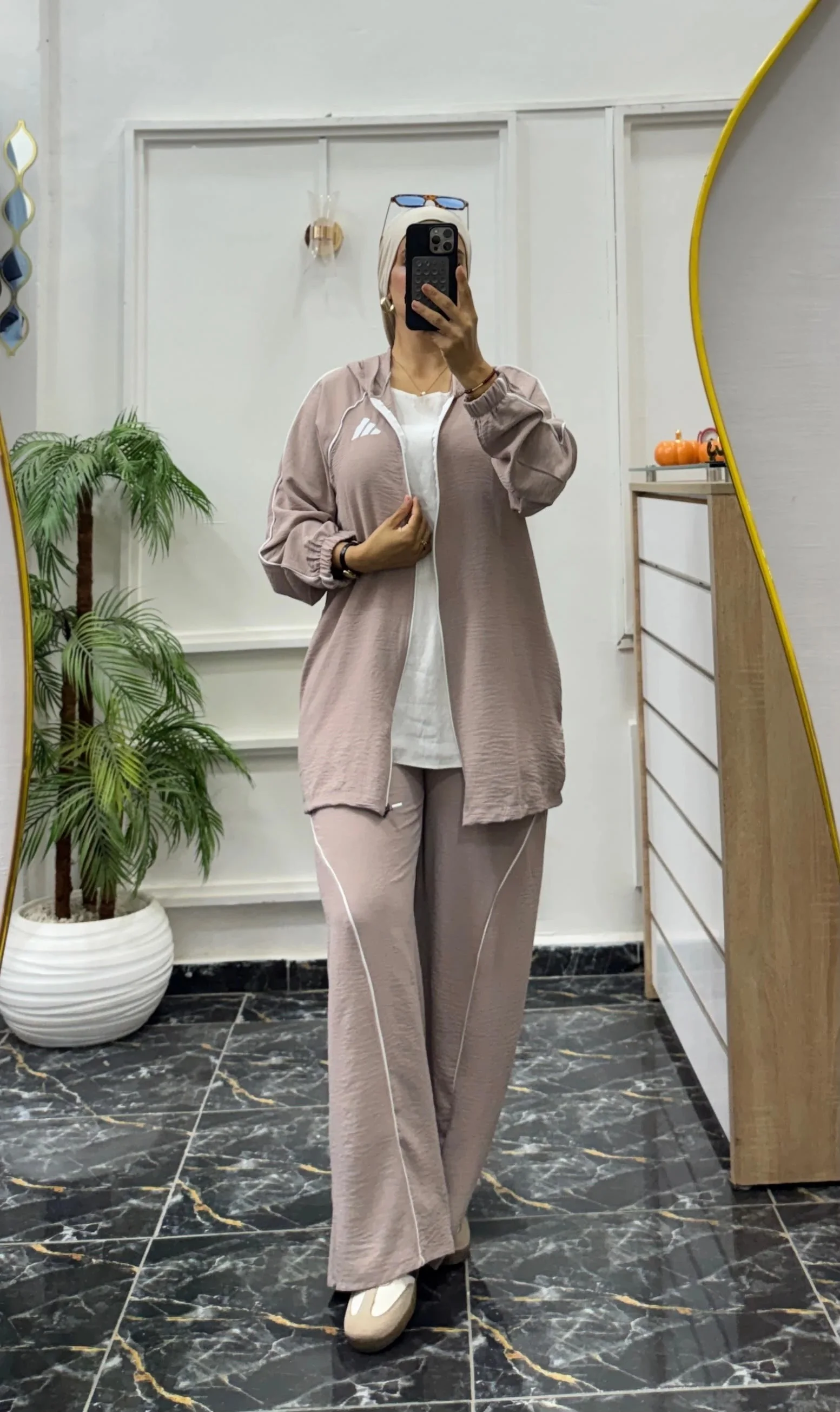 BEIGE CREME
