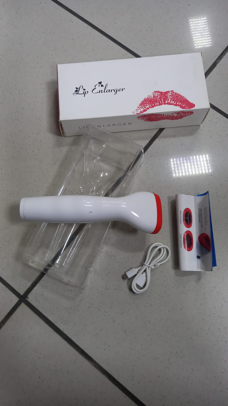 Electric Lip Plumper Device * جهاز تكبير الشفاه الكهربائي