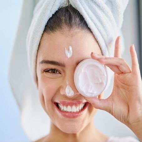 العناية بالبشرة