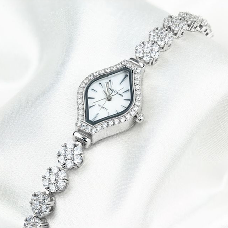 ساعة فضية-01