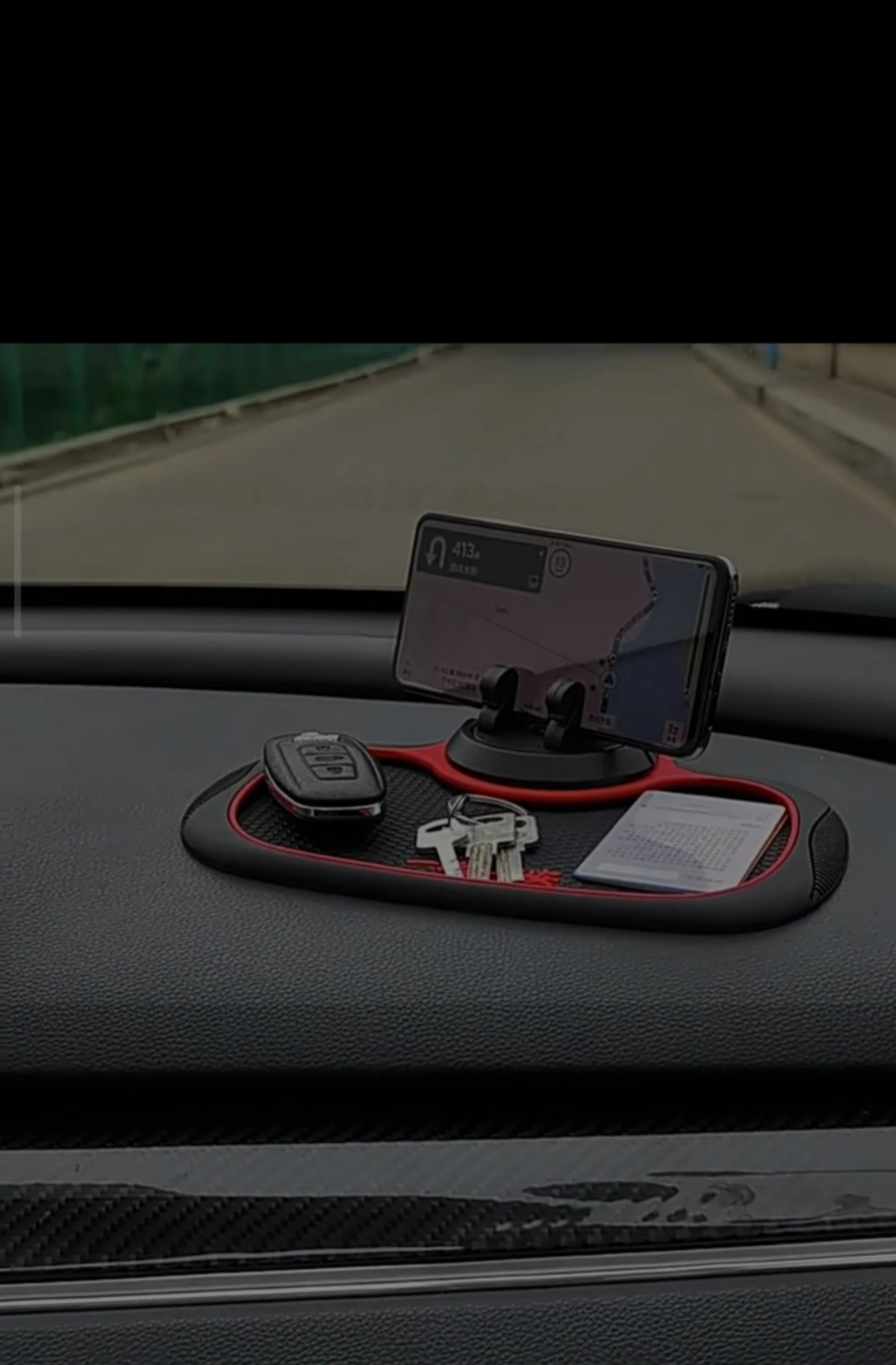 حامل هاتف مانع للانزلاق للسيارة