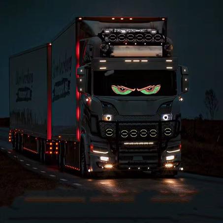 عيون شيطانية مضيئة للسيارة