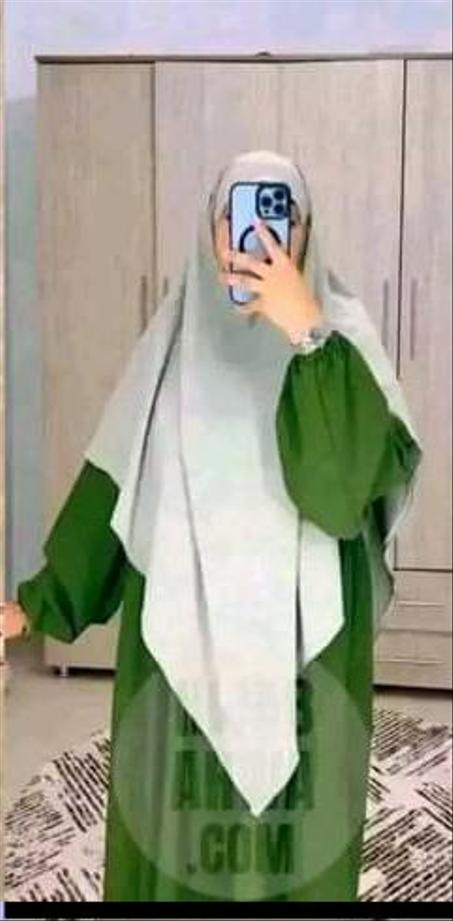 عبايا أخضر مع خمار كري