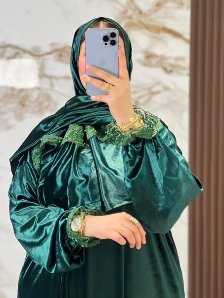 عباية للصلاة والخروج مخدومة بثوب موبرة طايحة مع الدونيل نفس لون العباية + الشال هدية مخدومة باحترافية