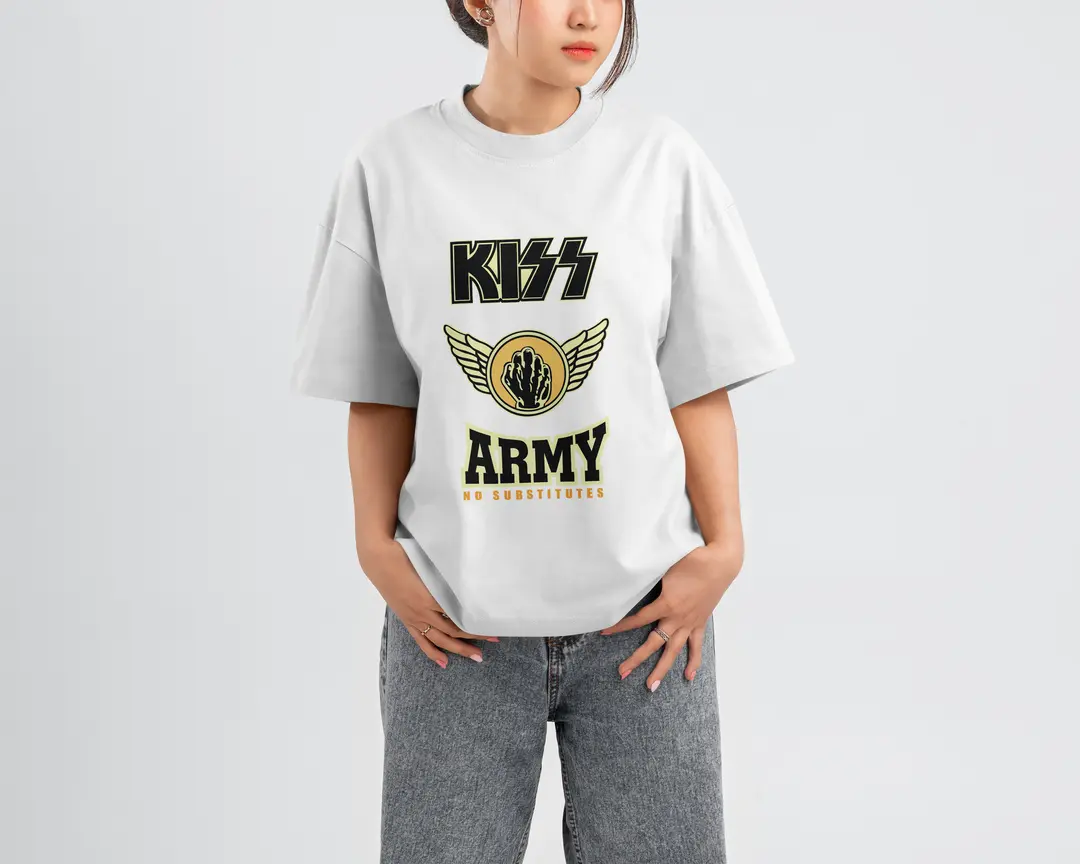 T-shirt KISS (Oversized/Simple)