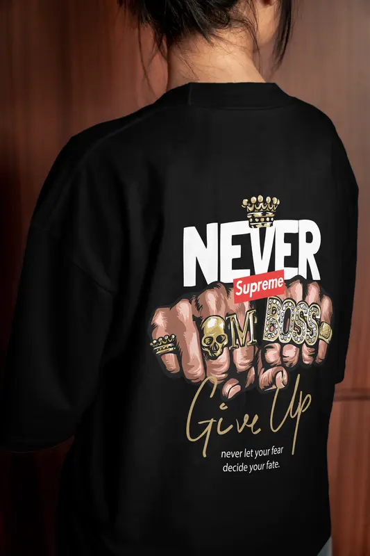T-shirt Never Give Up (Oversized/Simple)