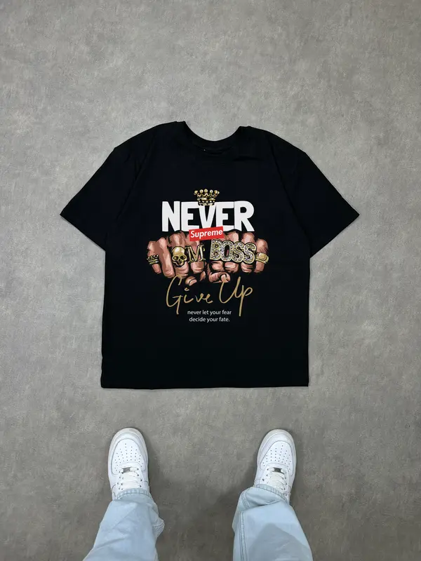 T-shirt Never Give Up (Oversized/Simple)
