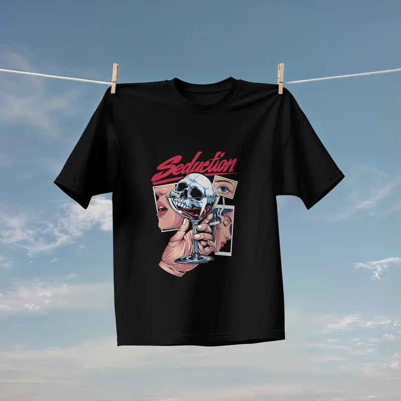 T-shirt Seduction (Oversized/Simple)