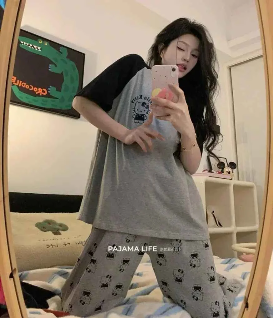 Sanrio Hello Kitty Round Neck Pajamas Women's Warm Thin Short Sleeved Pants T-shirt New Fashion Home Clothes T-shirt Large