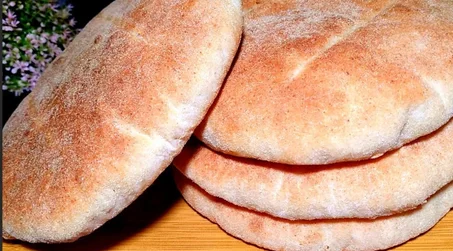 خبز  حجم كبير للمناسبات  جودة عالية وحجم مثالي للضيافة
