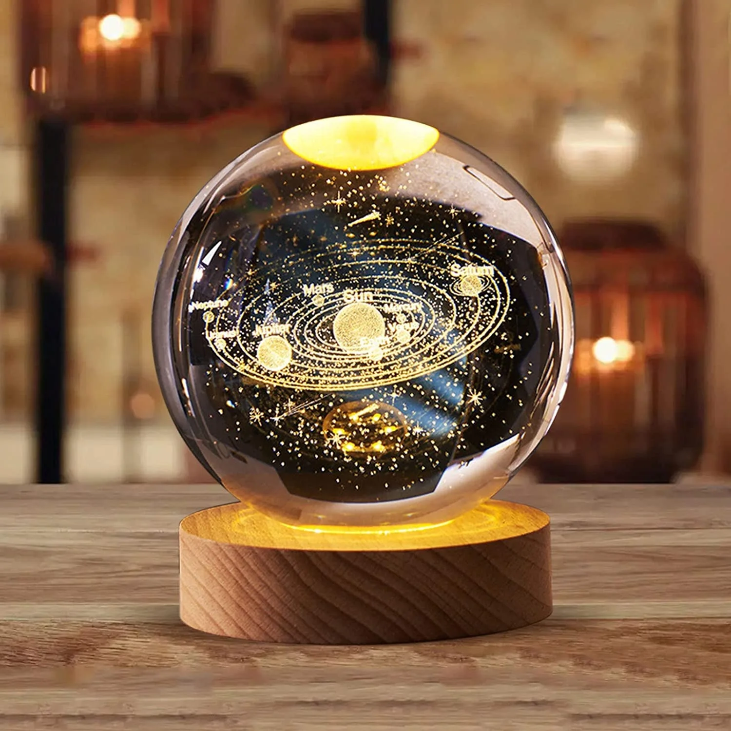 Une boule de cristal lumineuse apporte une touche d