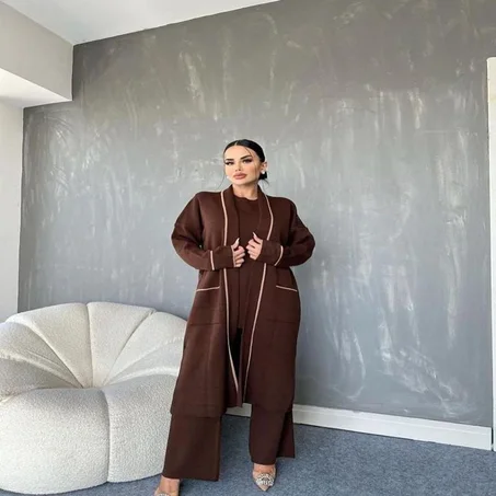 طقم نسائي أنيق 3 قطع – إطلالة عصرية راقية بالوان مختلفة