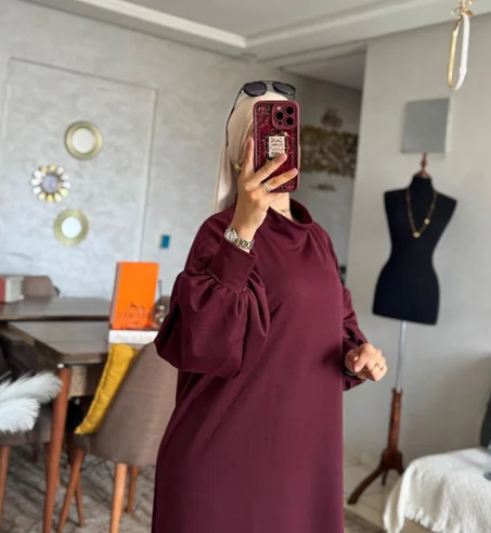 فستان نسائي عصري بقصة واسعة وأكمام منتفخة – أناقة يومية مريحة